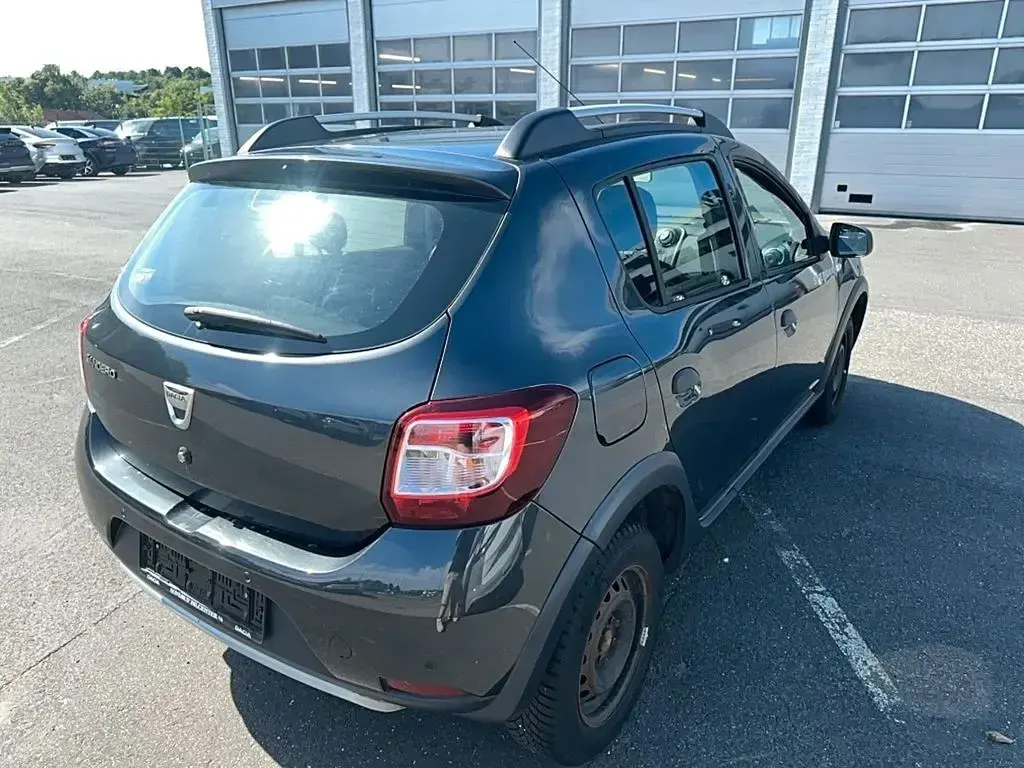 Gebraucht Dacia Sandero Prestige 90 PS (66 kW) 2016 Grau SUV