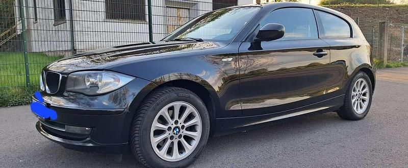 Second-hand BMW 116 122 CP (89 kW) 2010 Negru Hatchback