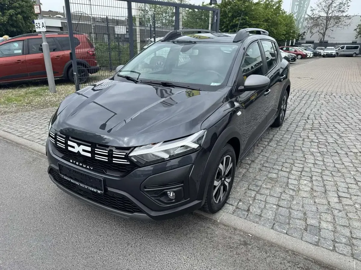 Gebraucht Dacia Sandero Expression 91 PS (66 kW) 2023 Kometengrau Limousine