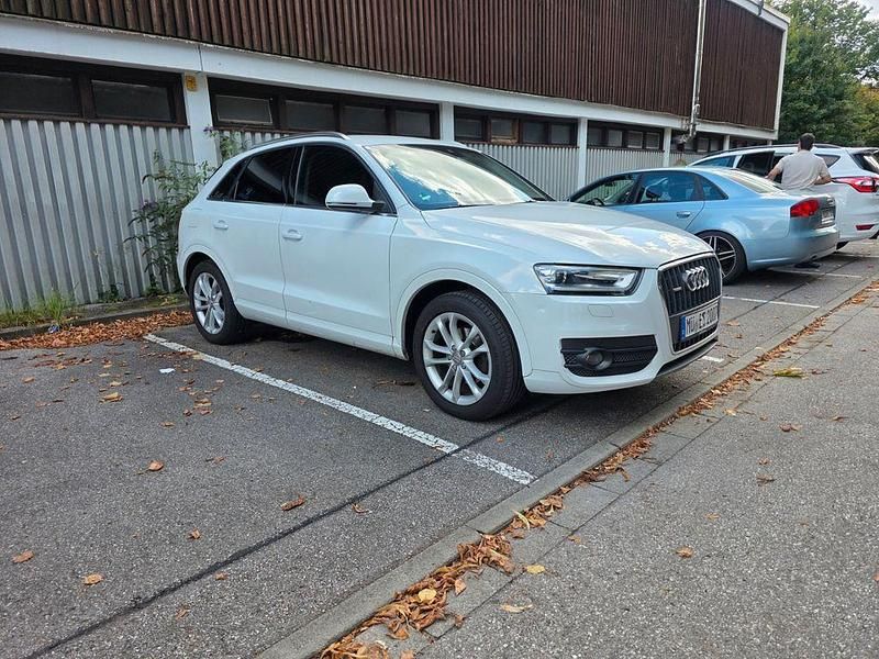 Weiß Gebraucht 2012 Audi Q3 Ambiente SUV | 13.399 € (Fairer Preis) - Bild 1/4