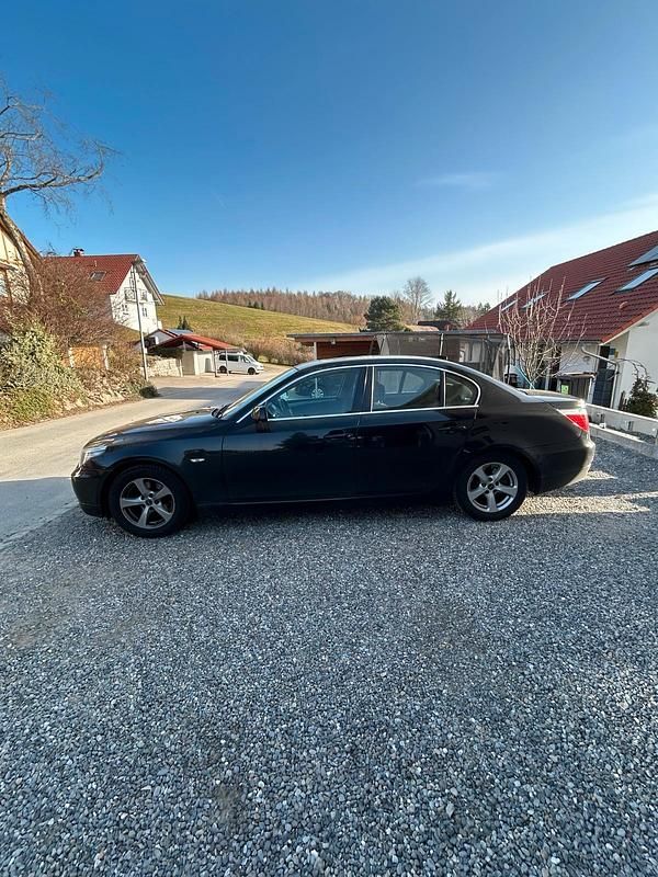 Gebraucht BMW 520 170 PS (125 kW) 2007 Schwarz Limousine