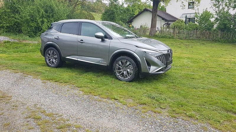 Grau Neu 2025 Nissan Qashqai Tekna SUV | 38.900 € (Etwas zu teuer) - Bild 1/4