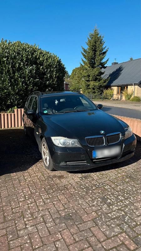 Gebraucht BMW 320 170 PS (125 kW) 2007 Schwarz Kombi
