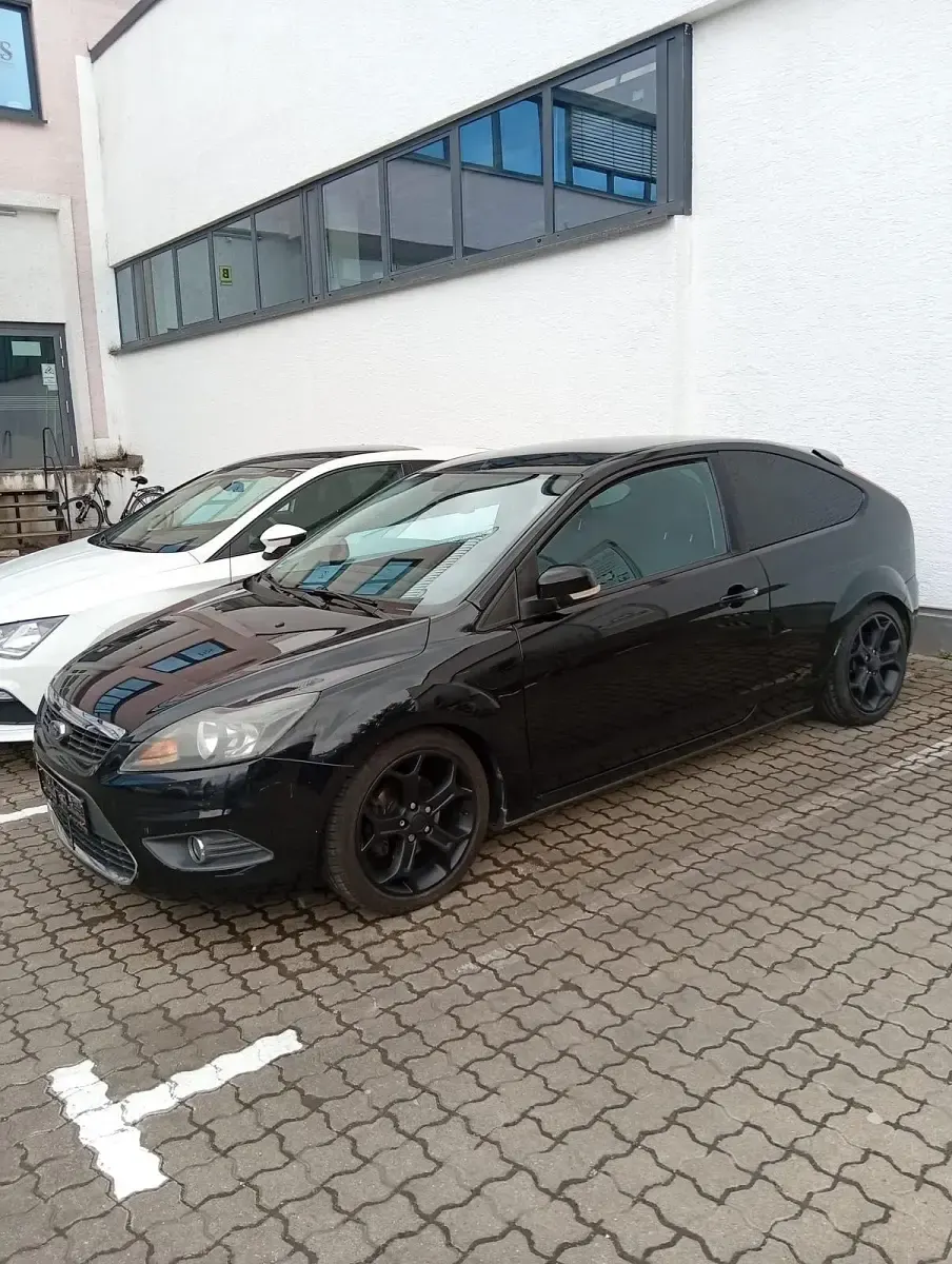 Gebraucht Ford Focus 101 PS (74 kW) 2008 Schwarz Limousine