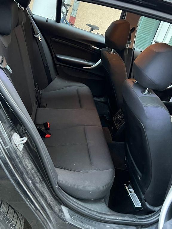 Gebraucht BMW 114 104 PS (76 kW) 2012 Schwarz Kleinwagen