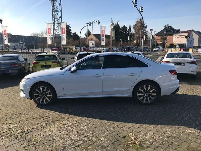 Używany Audi A4 Advanced 204 KM (150 kW) 2022 Biały Sedan/Limuzyna