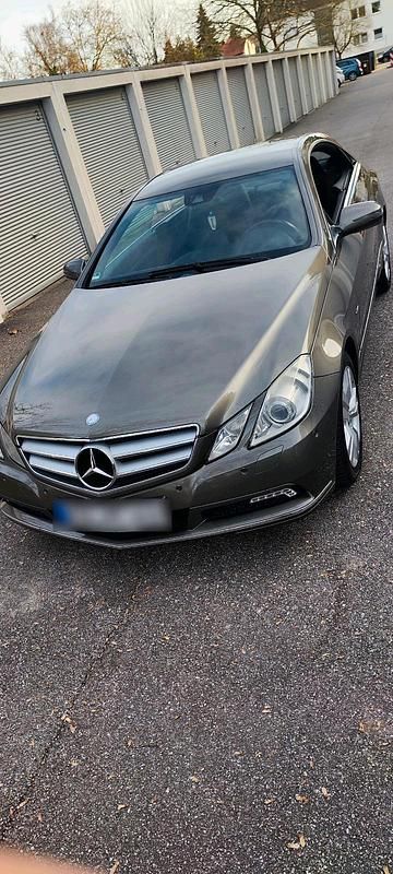 Gebraucht Mercedes E350 292 PS (214 kW) 2010 Braun Coupé