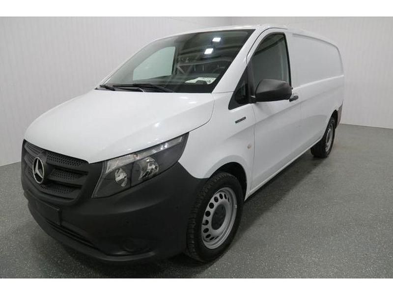 Weiß Gebraucht 2021 Mercedes Vito Van | 15.990 € (Guter Preis) - Bild 1/4