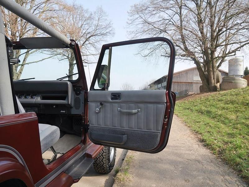 Gebraucht Jeep Wrangler Laredo 122 PS (89 kW) 1988 Rot SUV