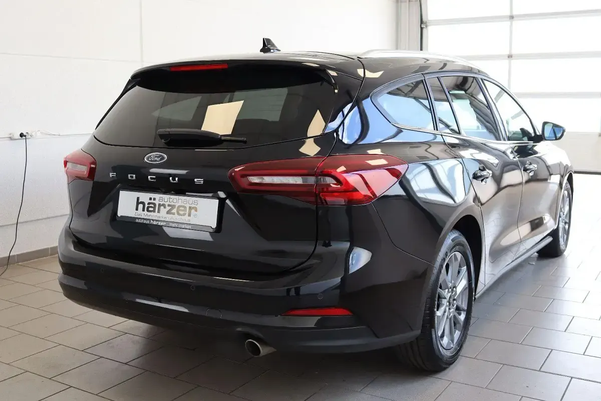 Gebraucht Ford Focus Titanium X 116 PS (85 kW) 2023 Schwarz Kombi