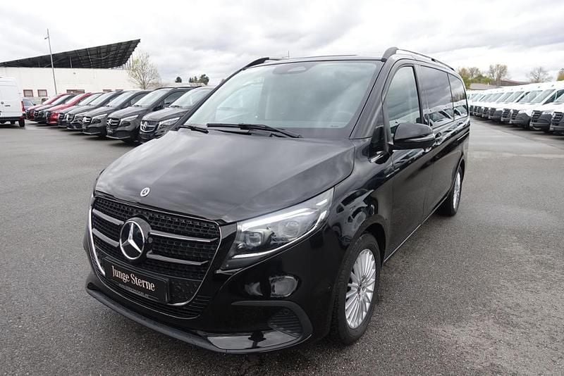 Gebraucht Mercedes V250 Style 190 PS (139 kW) 2024 Obsidianschwarz metallic Van / Kleinbus