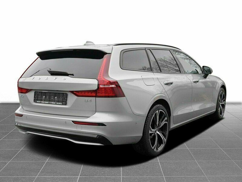 Gebraucht Volvo V60 Ultimate 197 PS (144 kW) 2022 Andere farbe Kombi