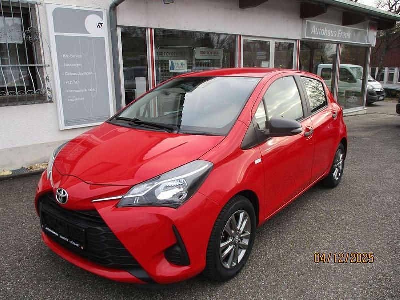 Gebraucht Toyota Yaris 72 PS (52 kW) 2019 Vulkanrot Limousine