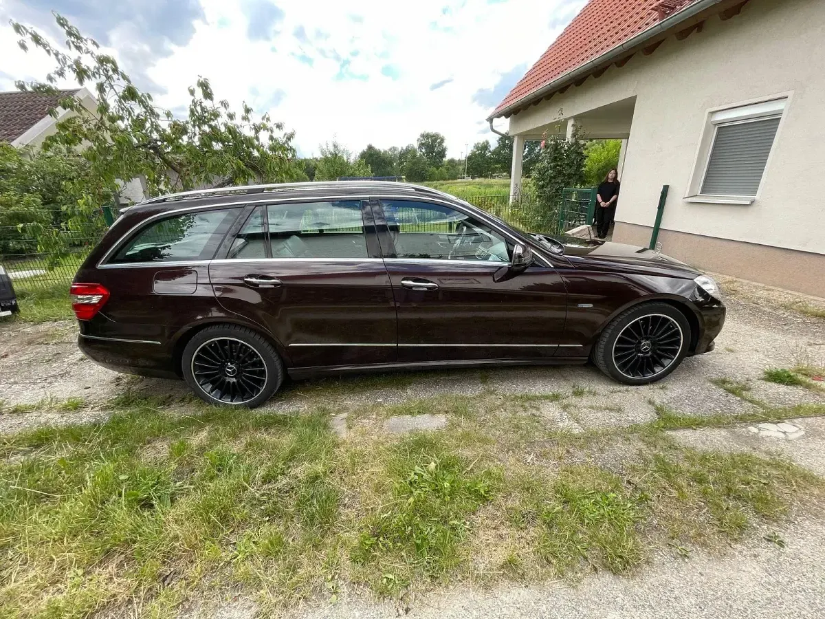 Gebraucht Mercedes E350 265 PS (194 kW) 2012 Braun Limousine