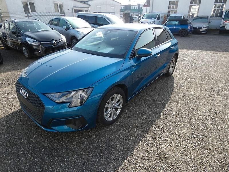 Gebraucht Audi A3 150 PS (110 kW) 2022 Blau Limousine