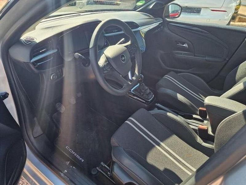 Gebraucht Opel Corsa 101 PS (74 kW) 2024 Kristall silber (metallic) Limousine