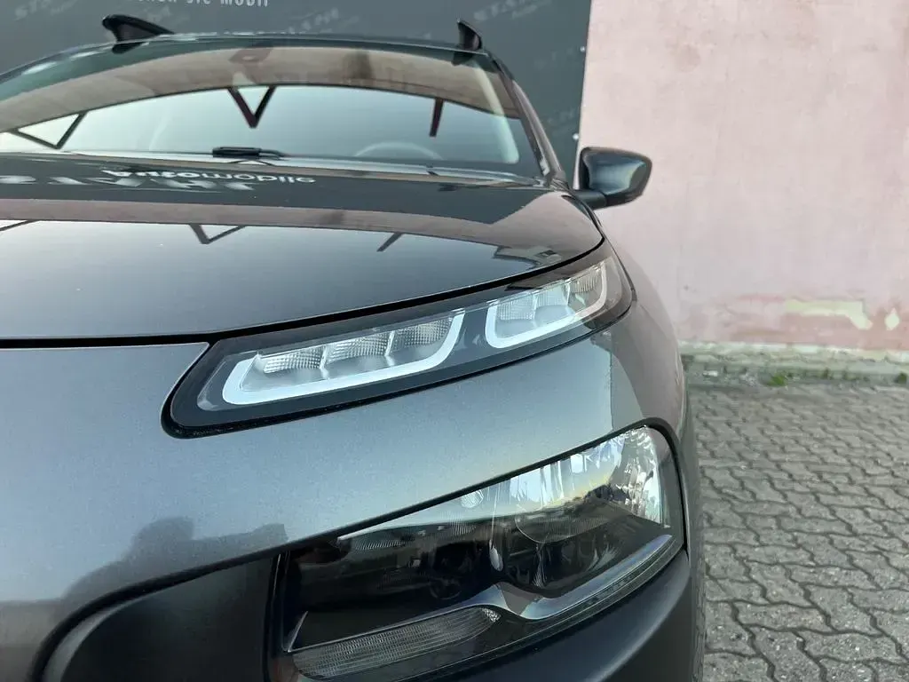 Gebraucht Citroën C4 Shine 110 PS (80 kW) 2018 Grau SUV
