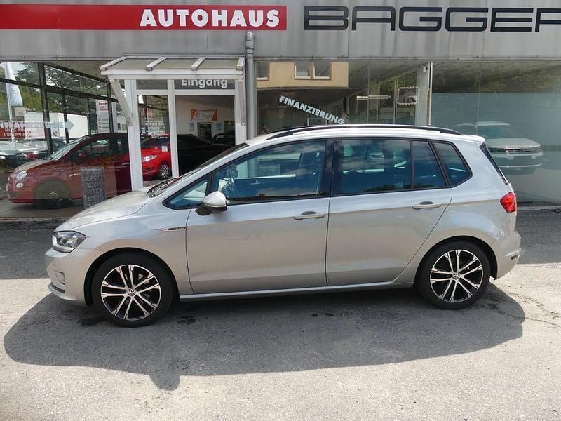 Silber Gebraucht 2016 VW Golf Sportsvan LOUNGE Van / Kleinbus | 12.690 € (Fairer Preis) - Bild 1/4