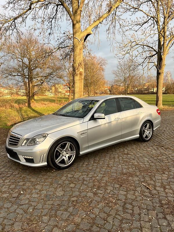 Gebraucht Mercedes E63 AMG AMG 525 PS (386 kW) 2010 Silber Limousine