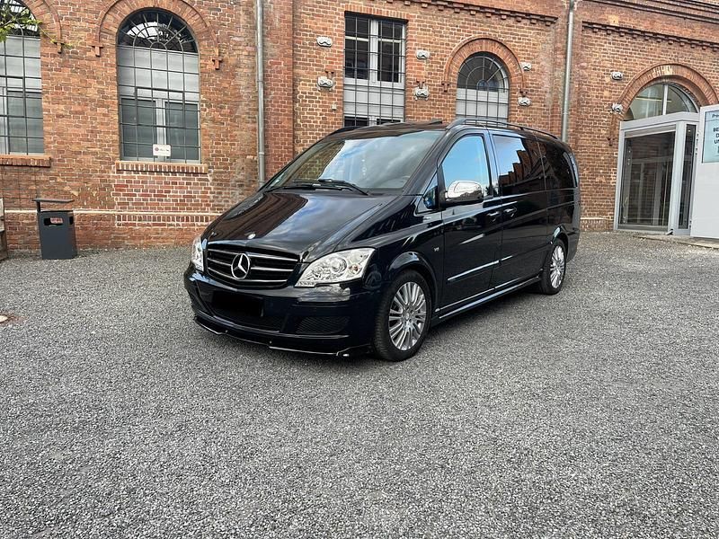 Schwarz Gebraucht 2012 Mercedes Viano Edition Van / Kleinbus | 28.500 € - Bild 1/4