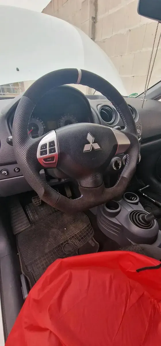 Gebraucht Mitsubishi Colt 75 PS (55 kW) 2011 Weiß Kleinwagen