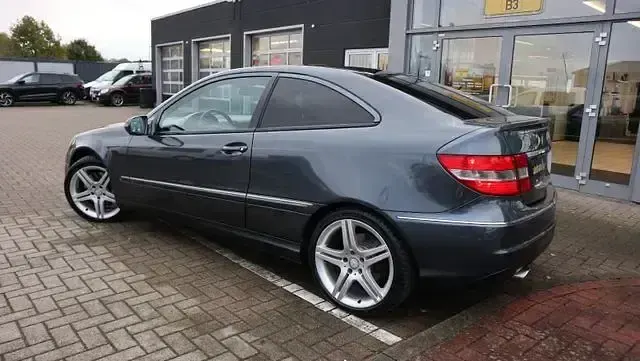 Gebraucht Mercedes CLC350 272 PS (200 kW) 2009 Grau Coupé