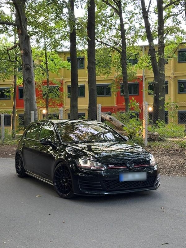 Gebraucht VW Golf VII GTI 230 PS (169 kW) 2016 Schwarz Limousine