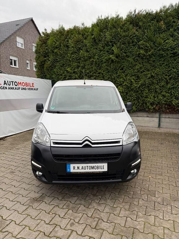 Weiß Gebraucht 2019 Citroën Berlingo Business Class Van / Kleinbus | 8.900 € (Superpreis) - Bild 1/4