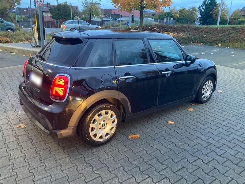 Second-hand Mini ONE Essential 102 CP (75 kW) 2021 Negru Hatchback