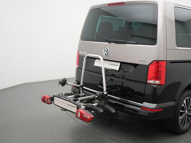 Gebraucht VW Multivan Comfortline 204 PS (150 kW) 2023 Schwarz Van