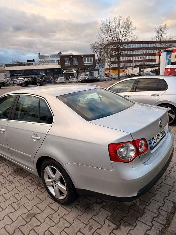 Gebraucht VW Jetta Comfortline 122 PS (89 kW) 2007 Silber Limousine