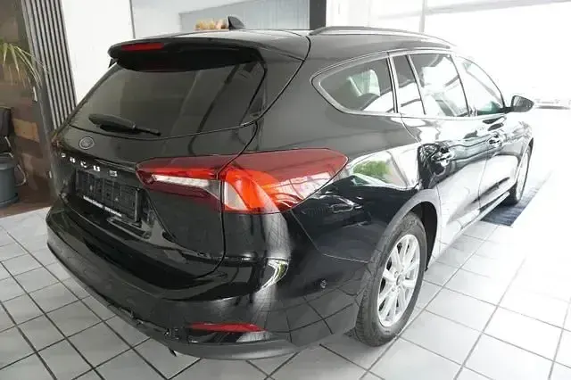 Gebraucht Ford Focus Cool & Connect 120 PS (88 kW) 2022 Schwarz Kombi
