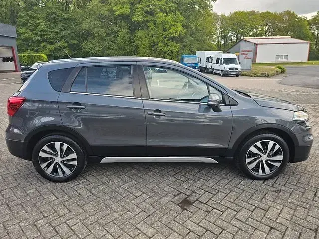 Gebraucht Suzuki SX4 S-Cross Comfort+ 129 PS (94 kW) 2020 Grau SUV