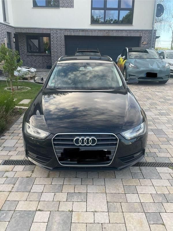 Schwarz Gebraucht 2013 Audi A4 Ambition Kombi | 9.000 € (Fairer Preis) - Bild 1/4