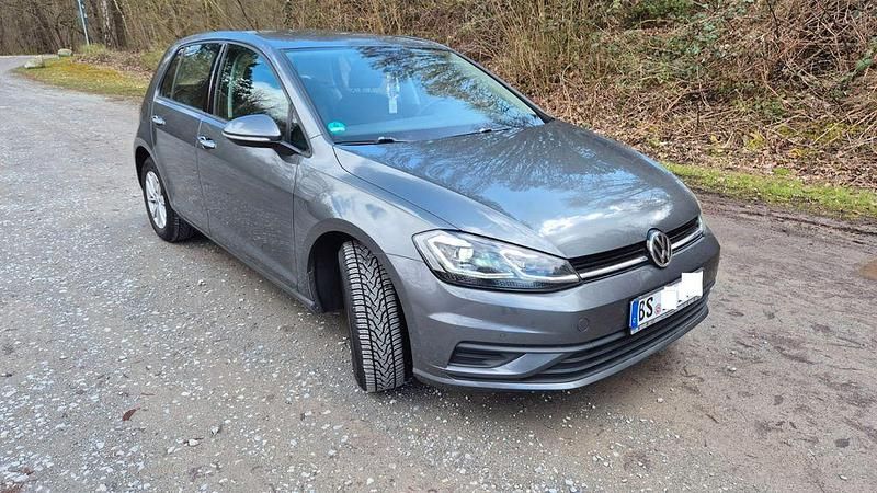 Gebraucht VW Golf VII 86 PS (63 kW) 2018 Grau Limousine
