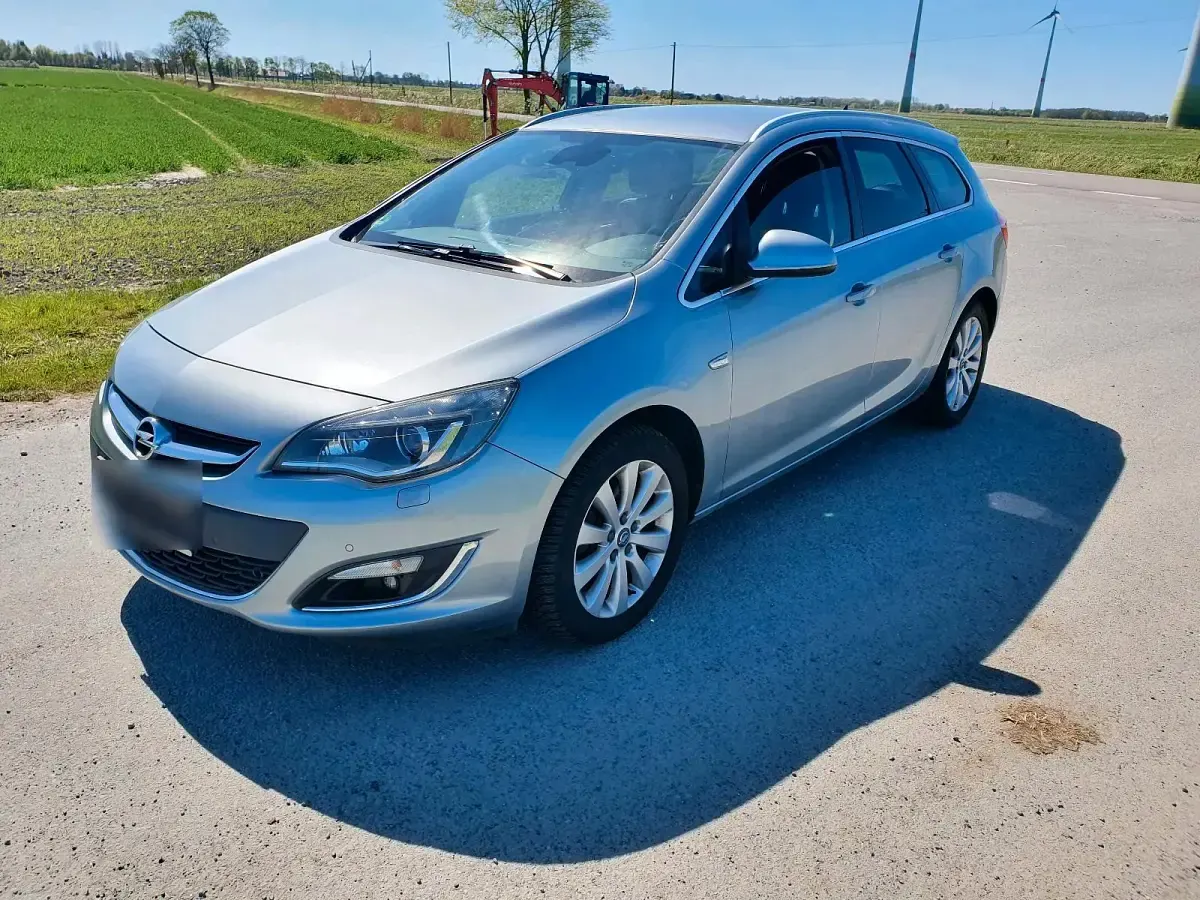 Usata Opel Astra 165 CV (121 kW) 2014 Grigio Station wagon