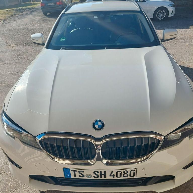 Gebraucht BMW 330e Advantage 292 PS (214 kW) 2020 Weiß Kombi