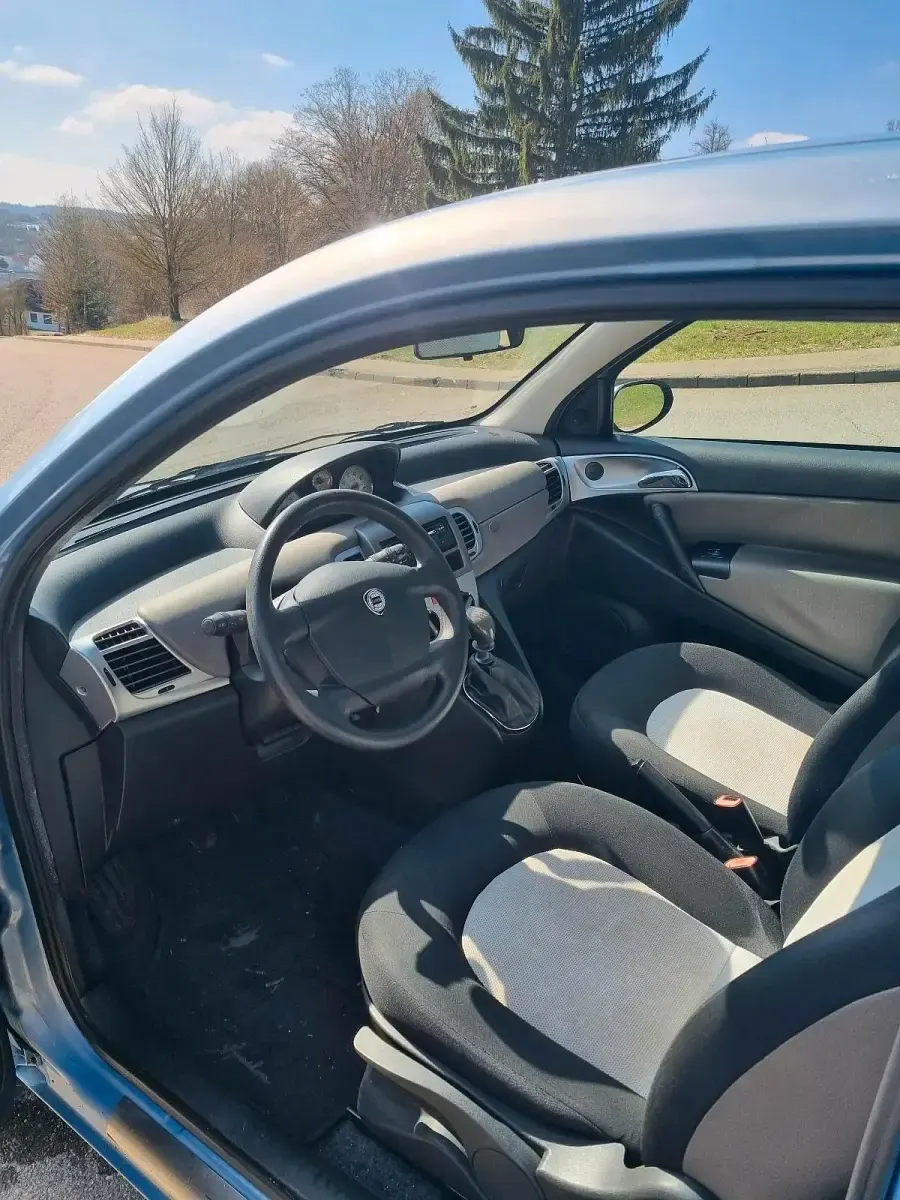 Gebraucht Lancia Ypsilon 60 PS (44 kW) 2006 Blau Kleinwagen
