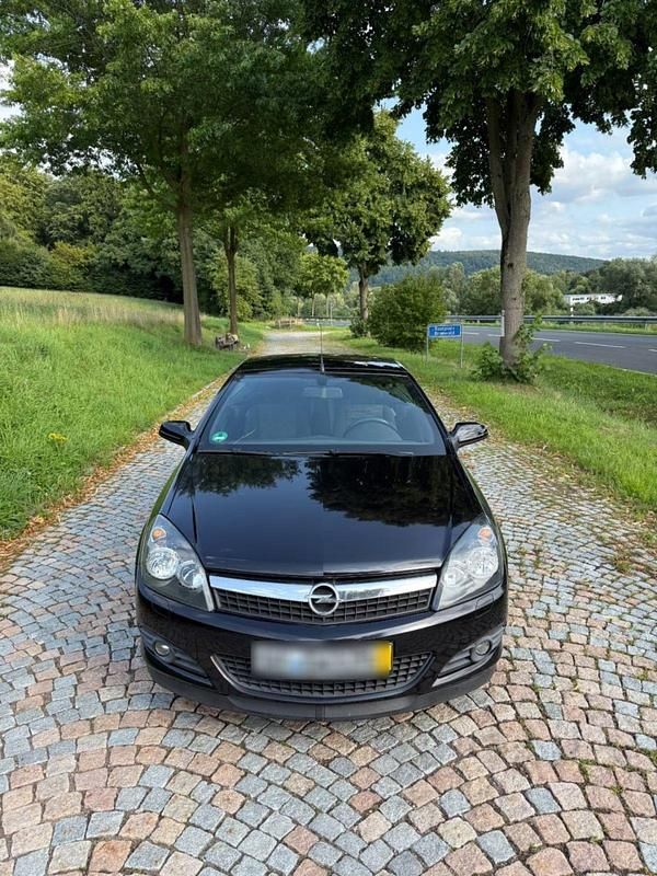 Schwarz Gebraucht 2009 Opel Astra Cabriolet Cabrio | 2.800 € (Fairer Preis) - Bild 1/4