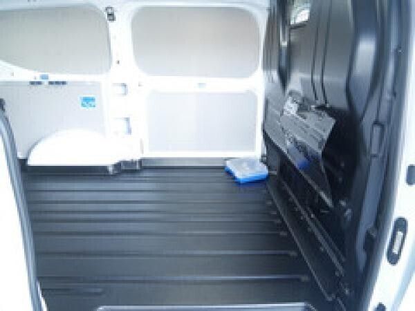 Neu Ford Transit Custom 233 PS (171 kW) 2025 Weiß (frostweiß) Van