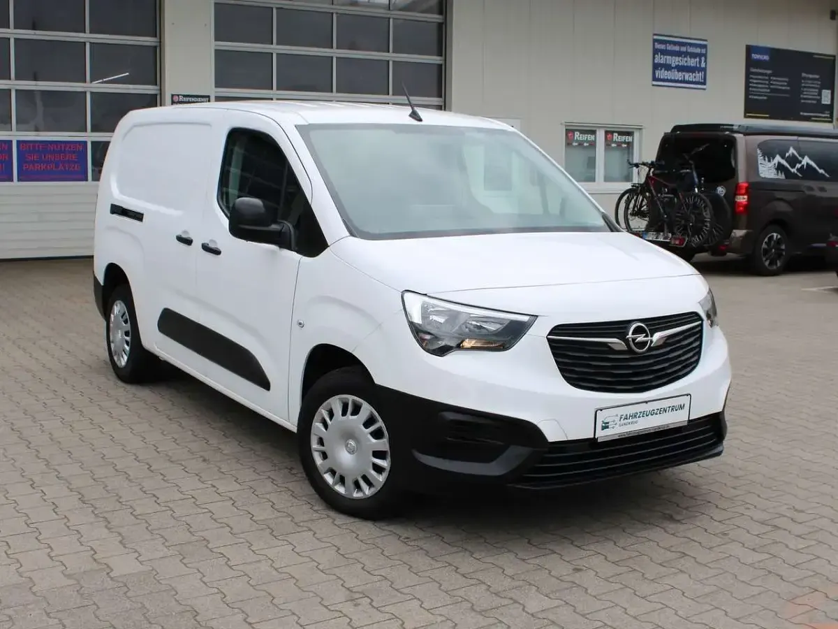 Gebraucht Opel Combo 131 PS (96 kW) 2022 Weiß Van / Kleinbus
