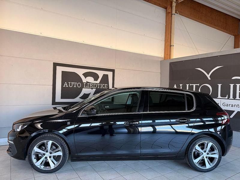 Gebraucht Peugeot 308 131 PS (96 kW) 2019 Schwarz Limousine