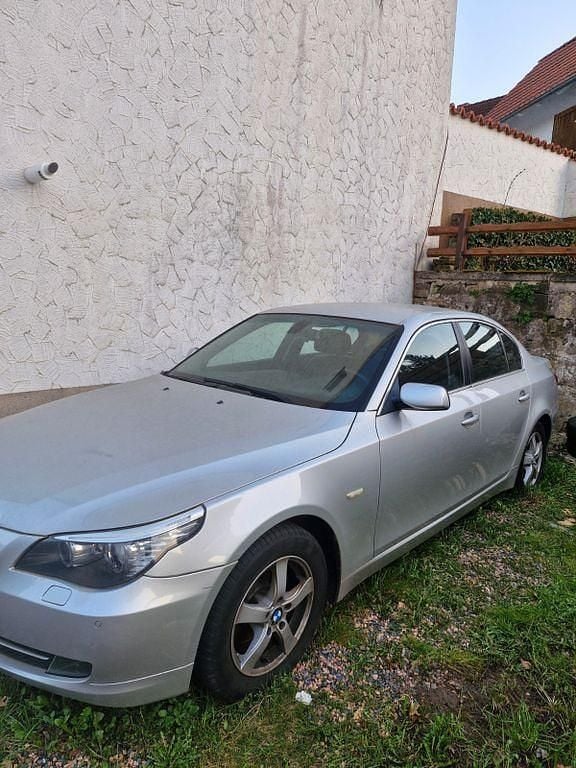 Gebraucht BMW 523 190 PS (139 kW) 2008 Silber Limousine