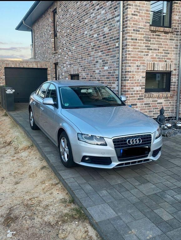 Silber Gebraucht 2008 Audi A4 Limousine | 3.600 € (Superpreis) - Bild 1/3