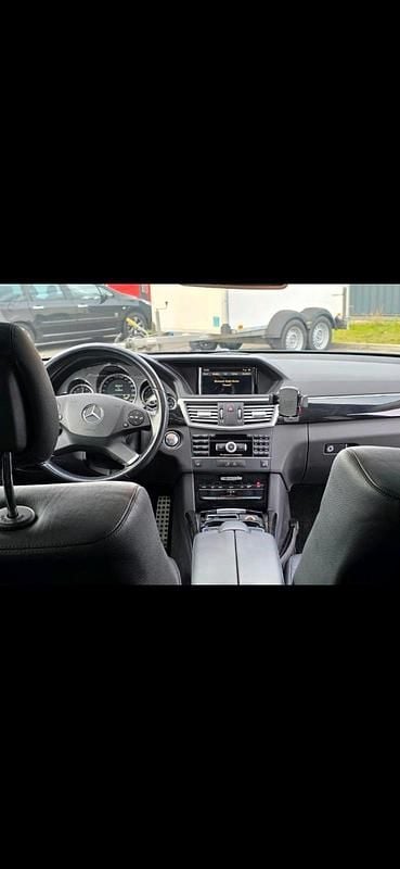 Gebraucht Mercedes E350 272 PS (200 kW) 2011 Schwarz Kombi