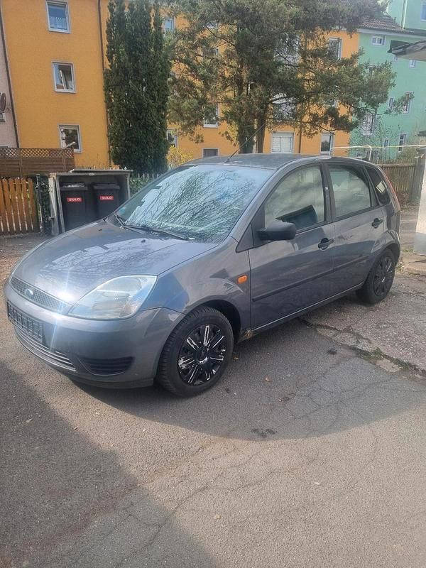 Gebraucht Ford Fiesta 85 PS (62 kW) 2005 Grau Kleinwagen