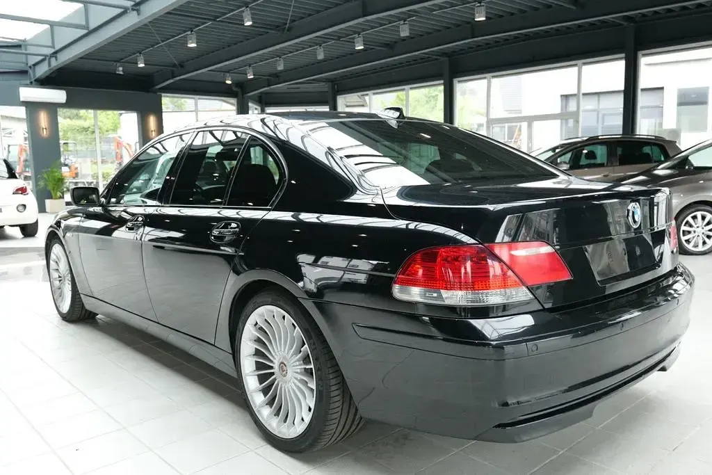Gebraucht BMW 740 306 PS (225 kW) 2008 Schwarz Limousine