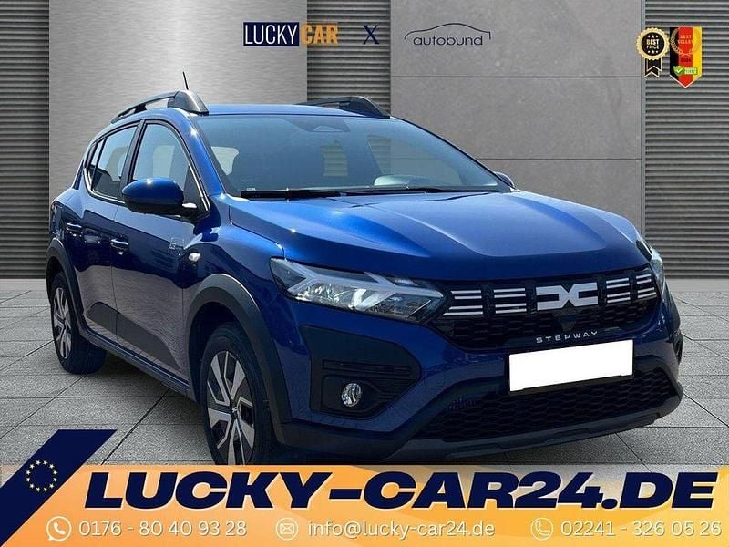 Blau Neu 2025 Dacia Sandero Expression SUV | 18.790 € - Bild 1/4