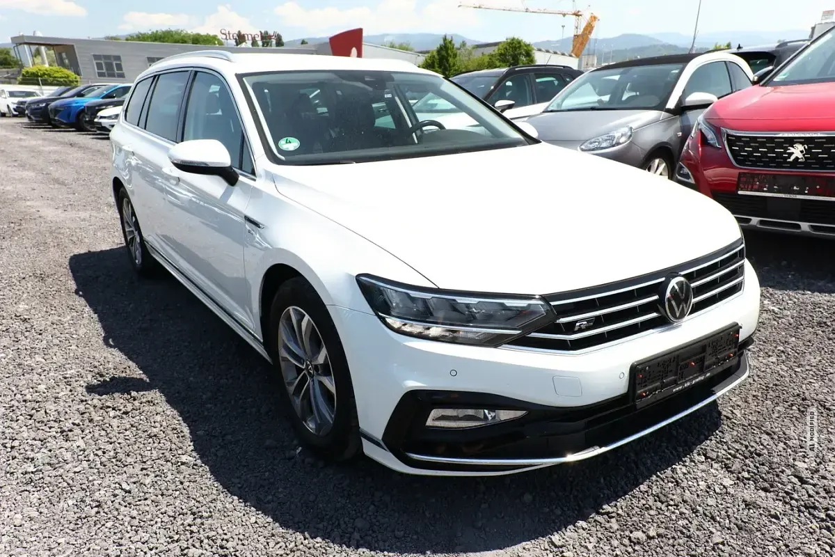 Gebraucht VW Passat Elegance 200 PS (147 kW) 2021 Weiß Kombi