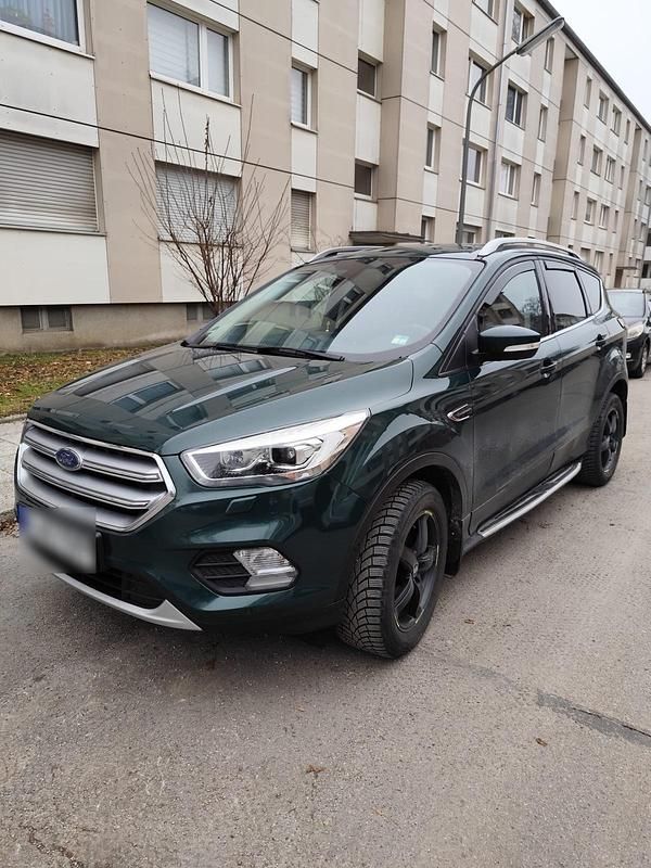 Gebraucht Ford Kuga 2017 Grün SUV